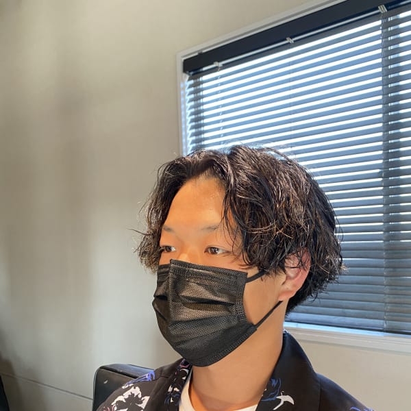 センターパートスパイラルパーマ