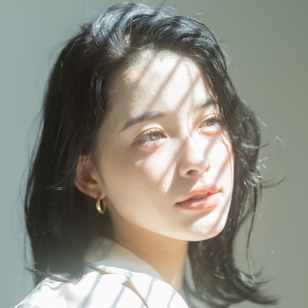 【emu井上信洋】ルーズなこなれ感の黒髪くびれボブ【エミュ】