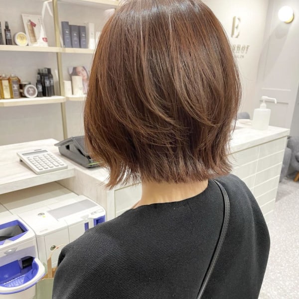 レイヤーボブ×オレンジヘアカラー