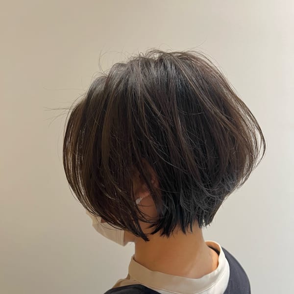 アッシュ×ふんわりショートボブ