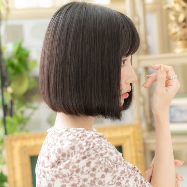黒髪シースルーバング小顔切りっぱなしボブ 前髪ぱっつん