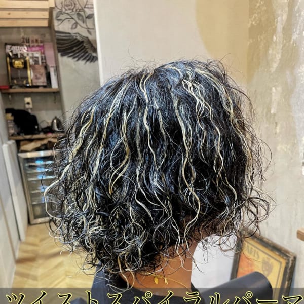 ツイストスパイラルパーマ×ハイライト|LUXIS THE VINTAGE