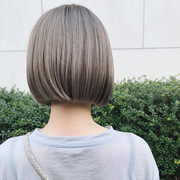 大人のハイトーンミニボブ