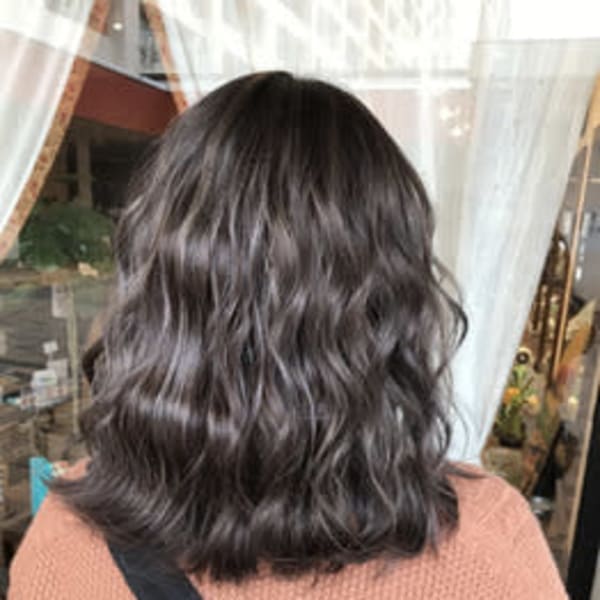 大人っぽくダークグレージュハイライト