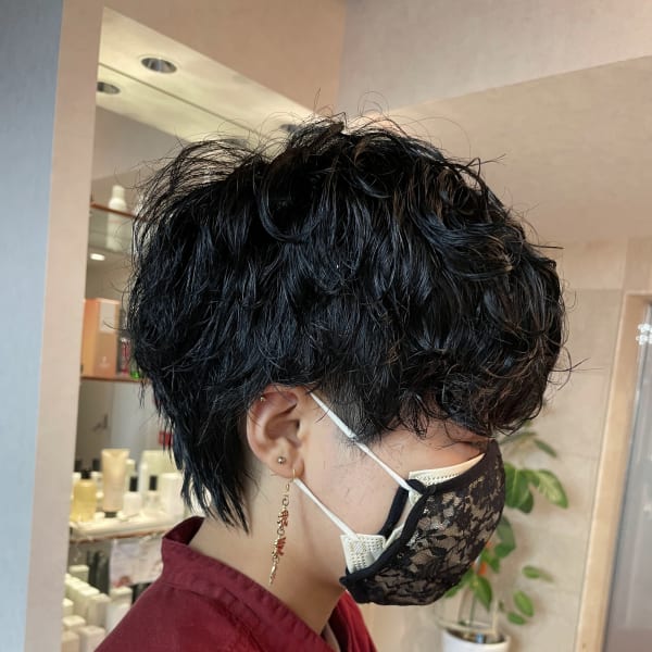 ジェンダーレスマッシュショートスパイラルパーマ