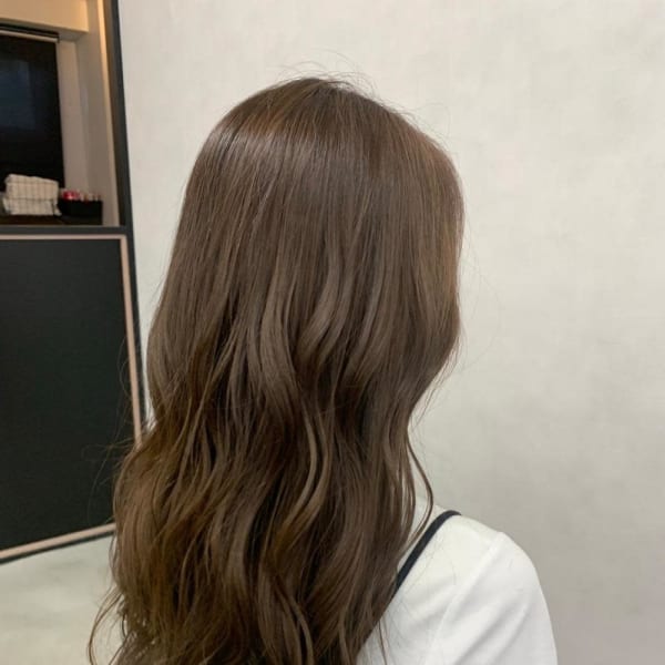 【eha Miku】アッシュベージュデジタルパーマ大人可愛い|YUCCA eha 豊中