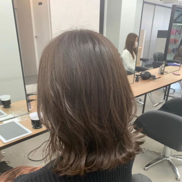 【eha Miku】シンプル外ハネ/ミディアム/グレージュ|YUCCA eha 豊中