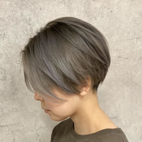 ショートボブ