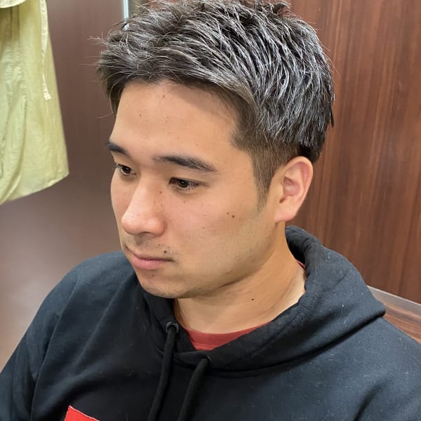 ツーブロック前上げスタイル