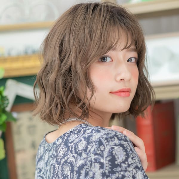 ゆるふわくびれボブ前下がり小顔前髪カール 大人ボブパーマ