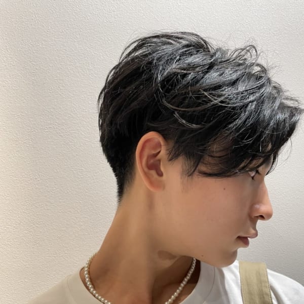 センターパート×ニュアンスパーマ