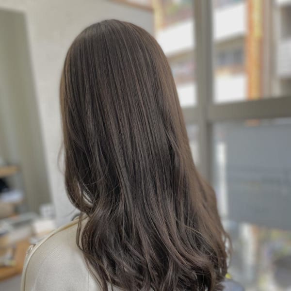 大きめウェーブ×透明感ベージュ