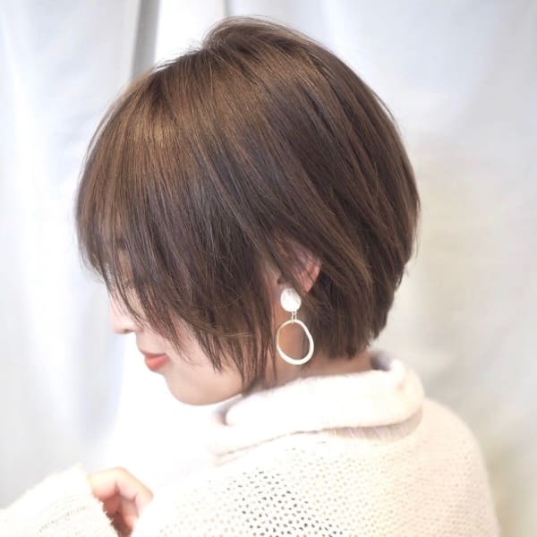 横顔美人ふんわりショート