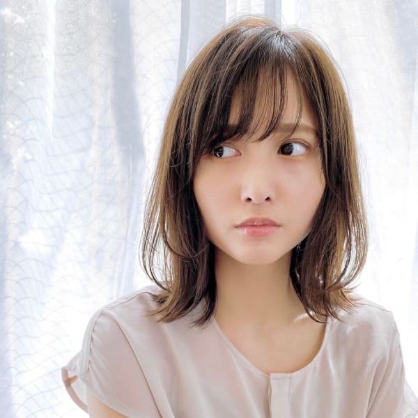 大人かわいい外ハネアッシュブラウン
