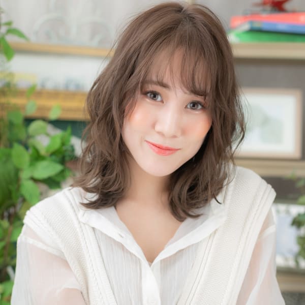 ミルクティアッシュ外国人風透け感大人巻き　なみなみウェーブ