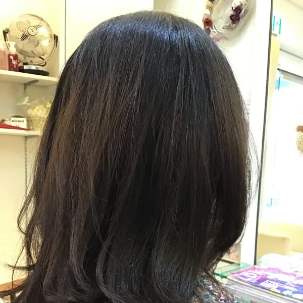 大人女性に人気のミディアムレイヤー