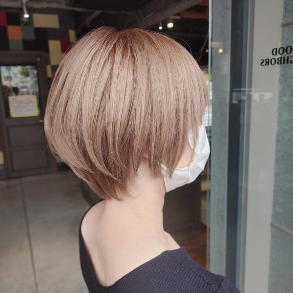 ハイトーンベージュな丸みショート