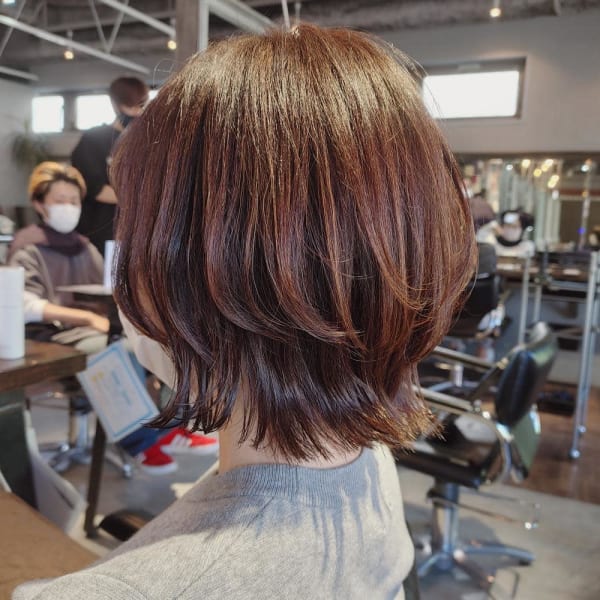 外ハネくびれミディアム