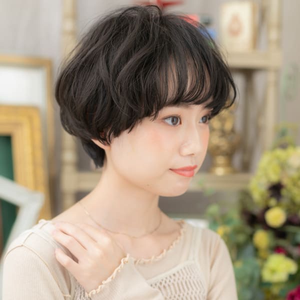黒髪くすみカラーくせ毛風マッシュショート アンニュイヘア