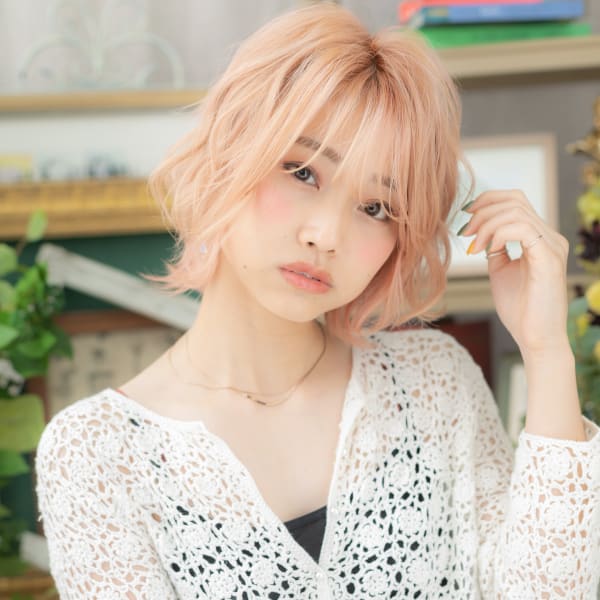 外国人風ハイライトこっくりピンクベージュ　透けバング