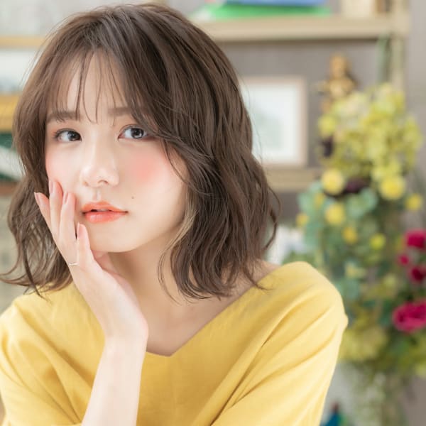 バレイヤージュくせ毛風小顔なみなみウェーブ　フェザーバング
