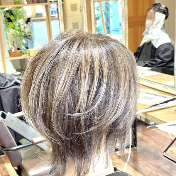 ナチュラルウルフヘアで作る、デザインカラー