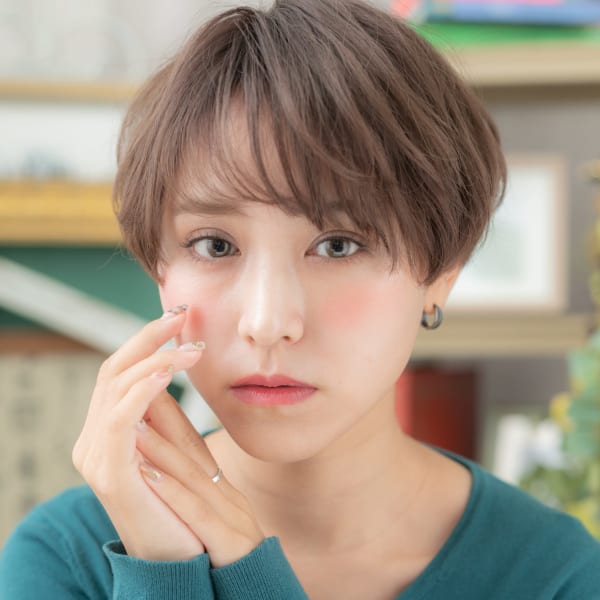 大人かっこいい小顔くせ毛風刈り上げショート 　ヴェールカラー