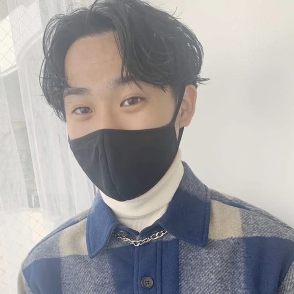 センターパート/黒髪/外ハネ