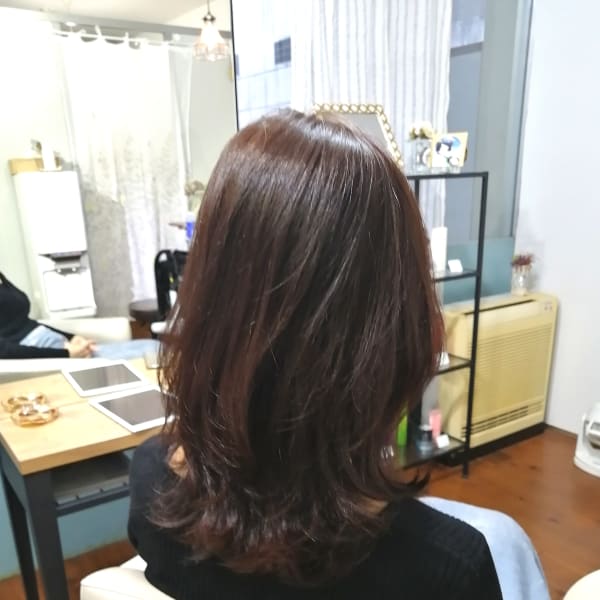 大人かわいいふんわりウルフミディアムレイヤー|MON STYLE