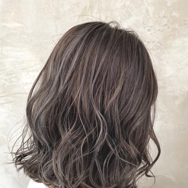 小顔/オリーブカラー/セミウェットウェーブ