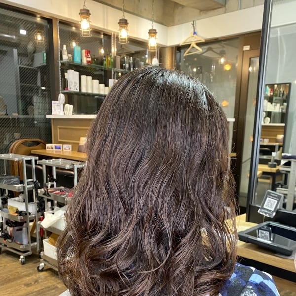 ミディアムレイヤー・酸性デジタルパーマ【Casii 表参道】