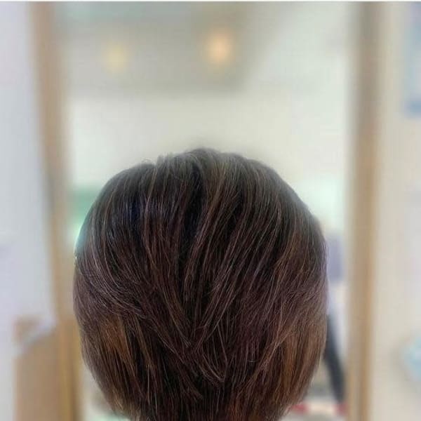大人ショートボブ 耳かけショートボブ エイジング