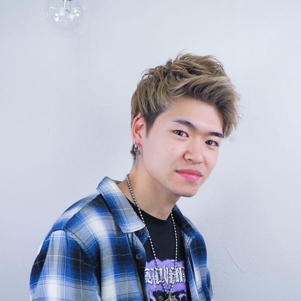 Hair salon Banz【ヘアーサロンバンズ】のスタッフ紹介。REIJI