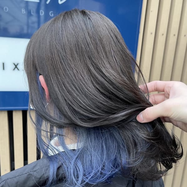 インナーカラー/イヤリングカラー/ブルー/ウェーブ巻き