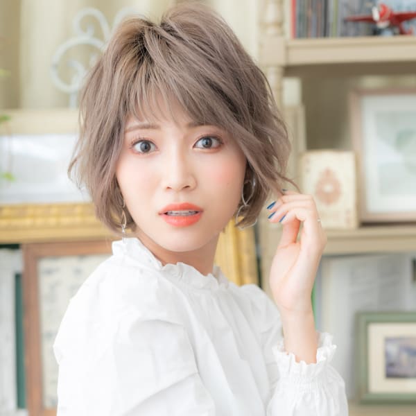 韓国風ショコラアッシュ小顔くせ毛ショート ミニボブ