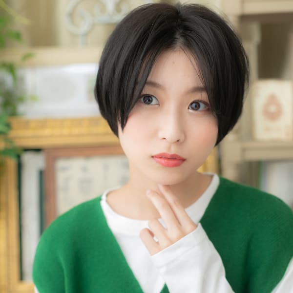 センターパート小顔ミニボブショートマッシュ　エアストレート