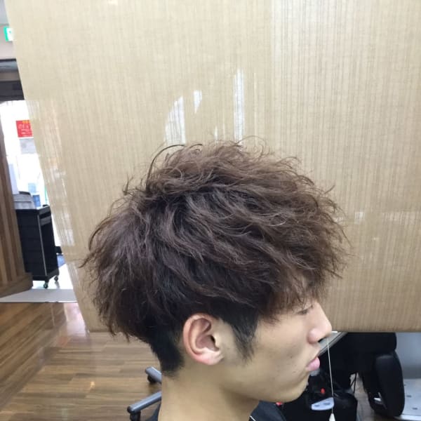 カットサロンタウラアルチザンヘアー×ショート