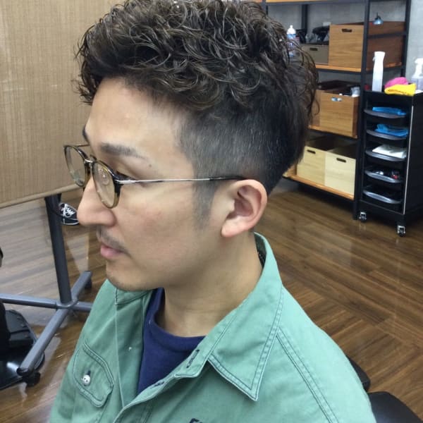 カットサロンタウラアルチザンヘアー×ショート