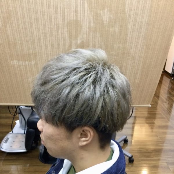 カットサロンタウラアルチザンヘアー×ショート