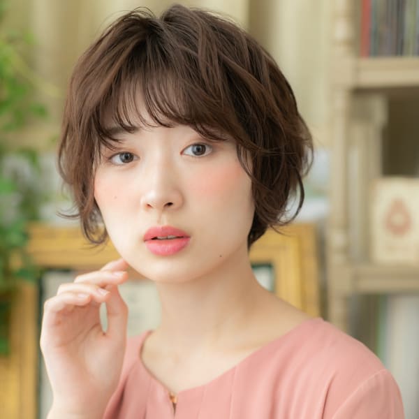 くすみカラーくせ毛風前下がりマッシュボブ ふわふわボブ
