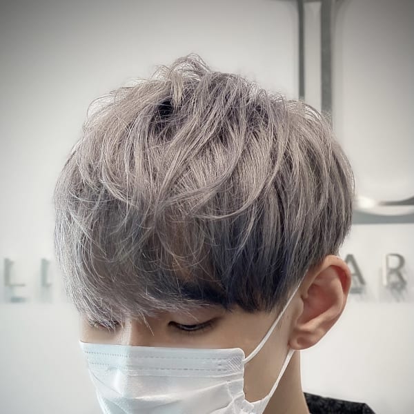 ナチュラルショートマッシュ ハイトーンシルバー