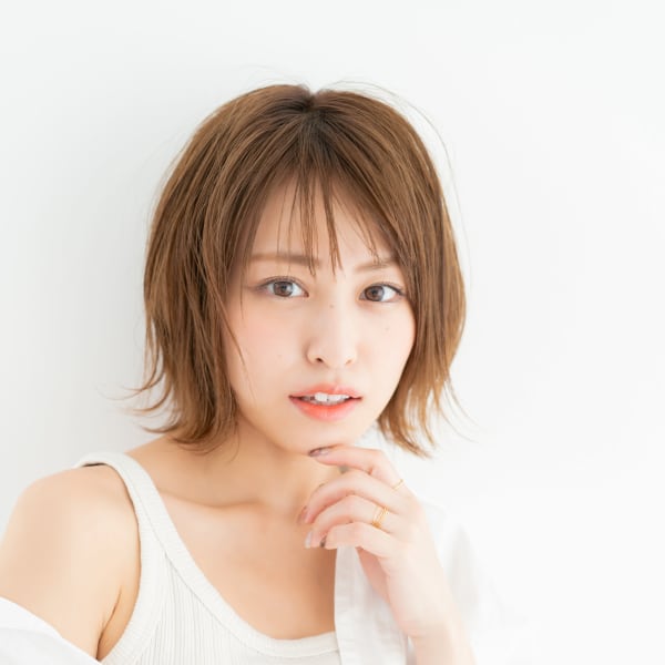 ウェットで、外ハネ過ぎないシースルーボブ