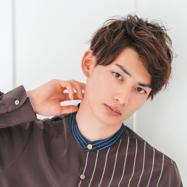 アップバングウェービーショート