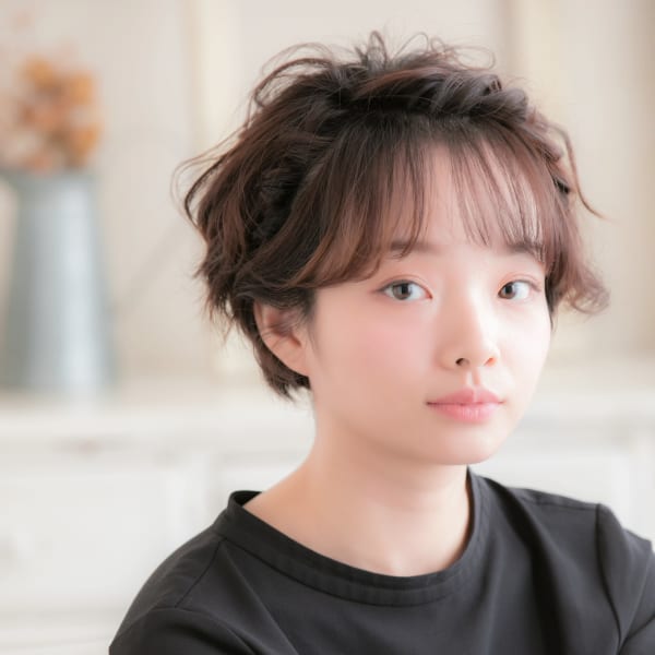 こなれ感を高めるお呼ばれ大人ショート