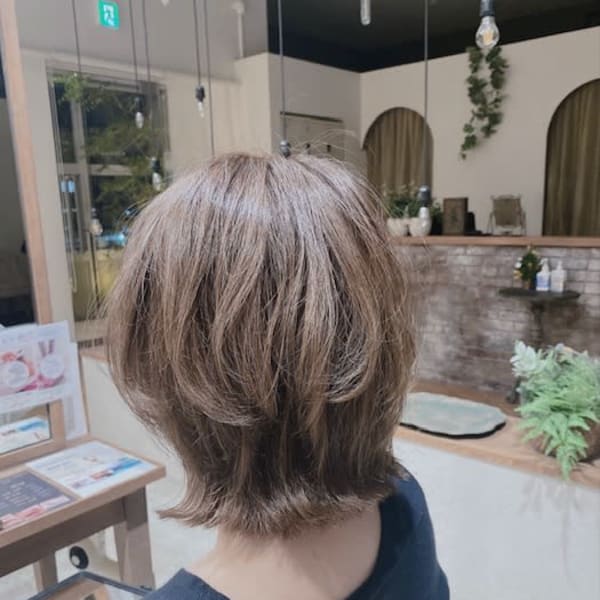 ショートボブ外ハネ