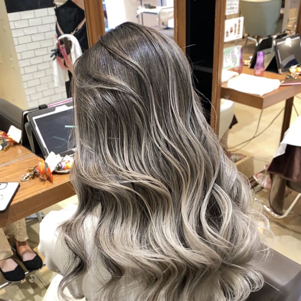 CIERA.バレイヤージュ＋ホワイトシルバー