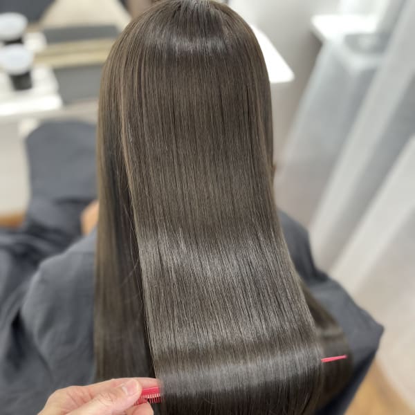 プレミアム髪質改善ストレートエステ(縮毛矯正)高槻|【髪質改善・縮毛矯正専門】美容室イリス 高槻店