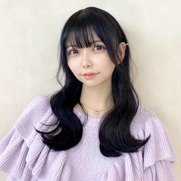 【丸顔カバー/ぱっつん/黒髪/波巻き/小顔/重めロング