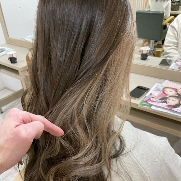 グレージュ×ベージュ インナーカラー