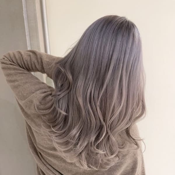 ホワイトブロンド外国人風カラー